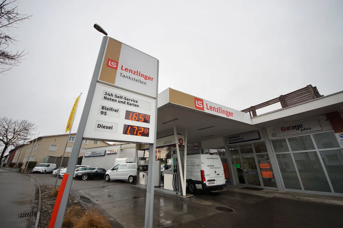 Tankstelle Lenzlinger in Pfäffikon.